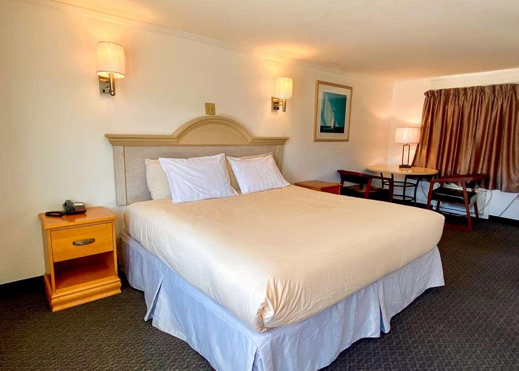 Americas Best Value Inn Hyannis Bilik gambar