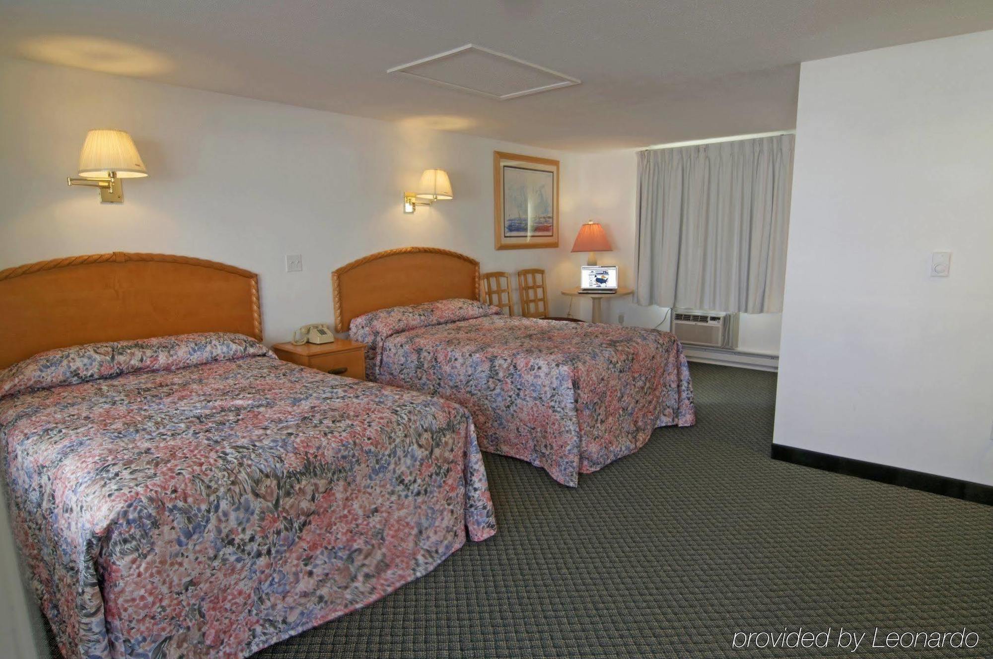 Americas Best Value Inn Hyannis Restoran gambar